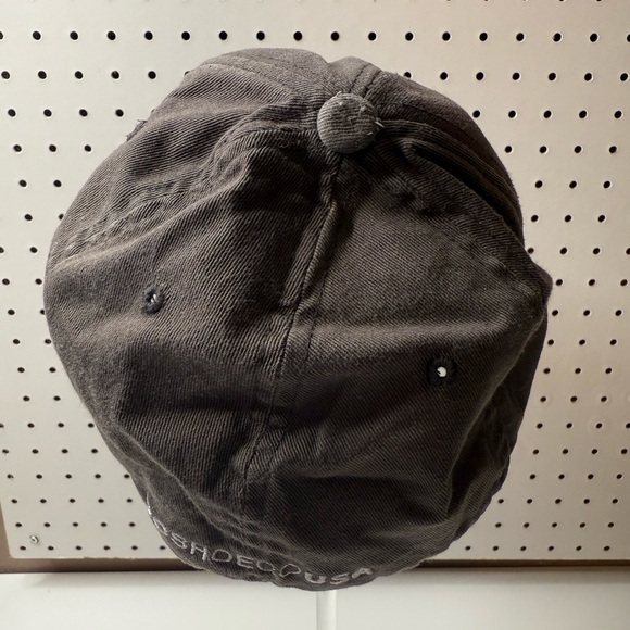 DC Shoes Flexfit Charcoal Hat with White & Red Emblem Logo Skate Skateboarding - Picture 8 of 15